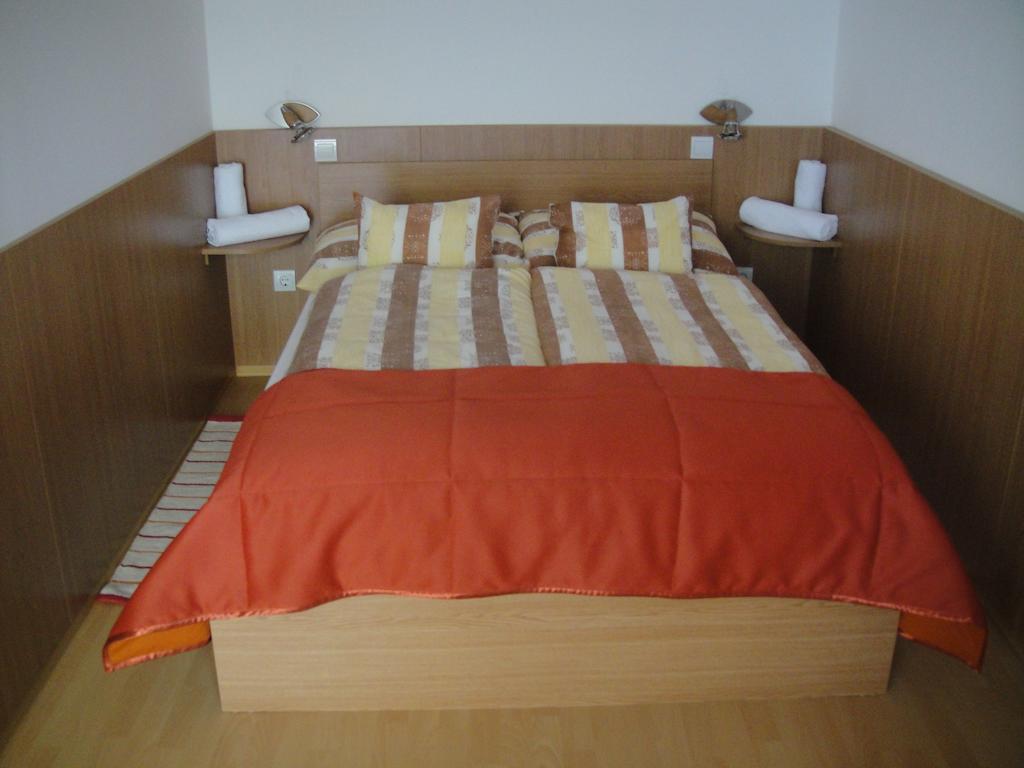 Paks Panzio Hotel Luaran gambar